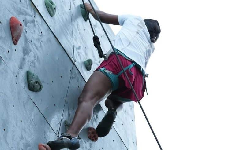 Al-Limite-–-pared-de-escalada Citas diferentes en Santo Domingo: ideas para sorprender a tu pareja