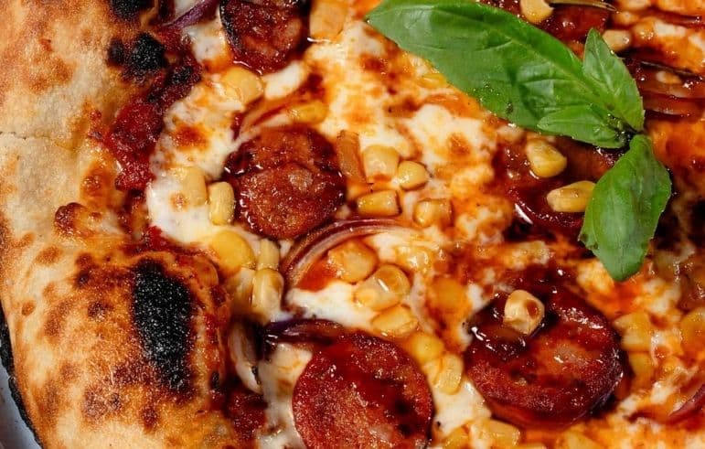 Vicino-Pizza-e-Amici Pizzas que enamoran: Pizzerías imperdibles en Santo Domingo