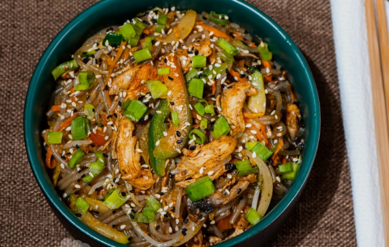 japchae Comida coreana en Santo Domingo: 8 spots para probar sabores intensos