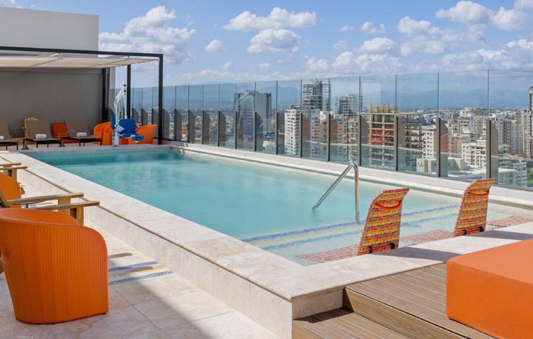 Aloft ¿Necesitas desconectarte? 6 Day Pass para escapar y refrescarte en Santo Domingo